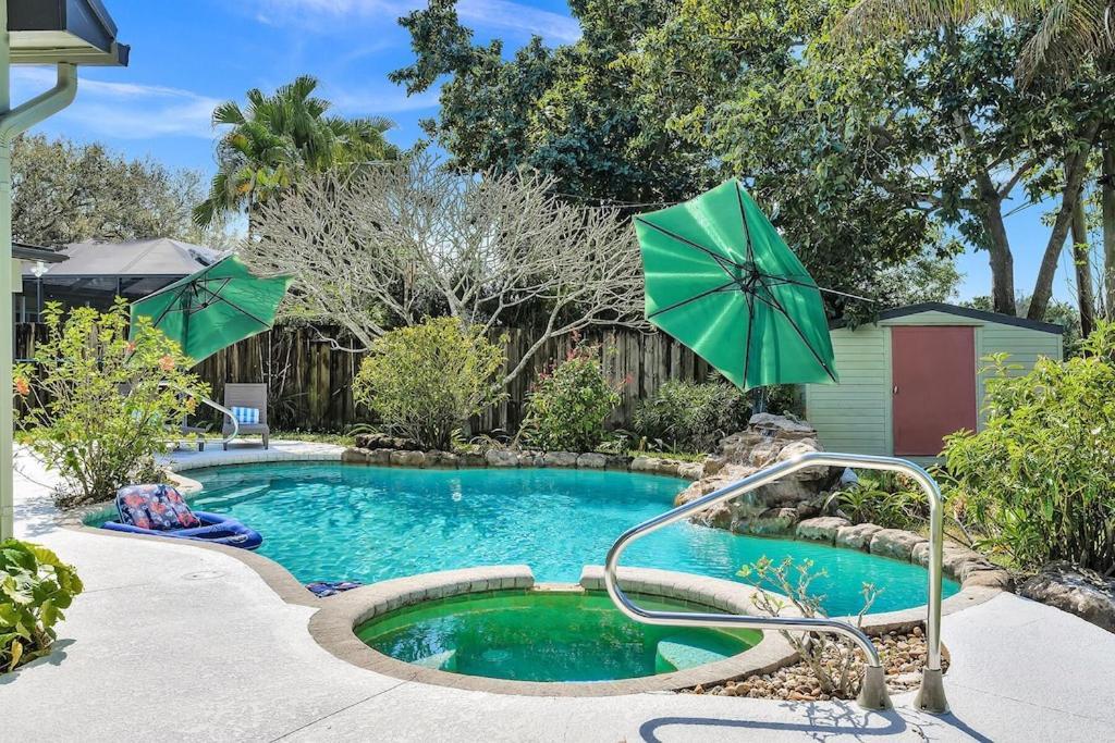 Pool Heat I Firepit And Bbq I 75"Tv I Foosball I 581Mbps Cooper City Exterior foto