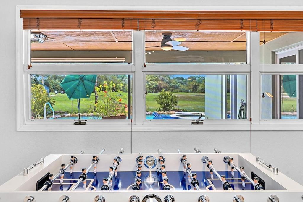 Pool Heat I Firepit And Bbq I 75"Tv I Foosball I 581Mbps Cooper City Exterior foto